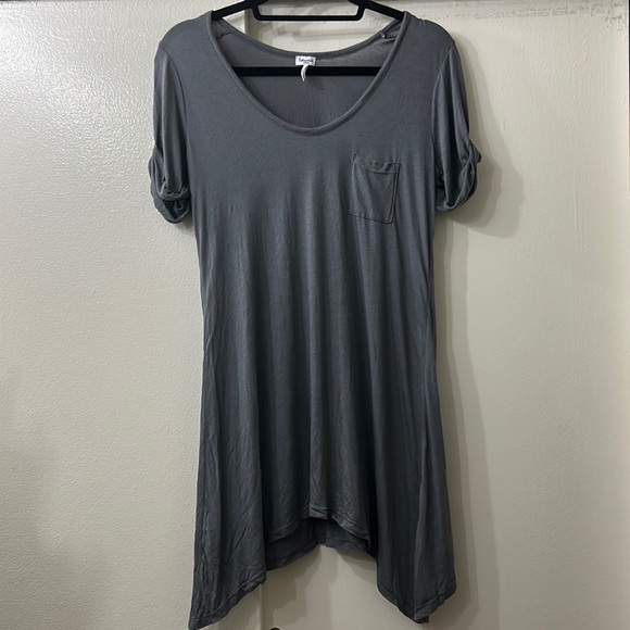 Splendid Pocket Tee - Picture 2 of 5